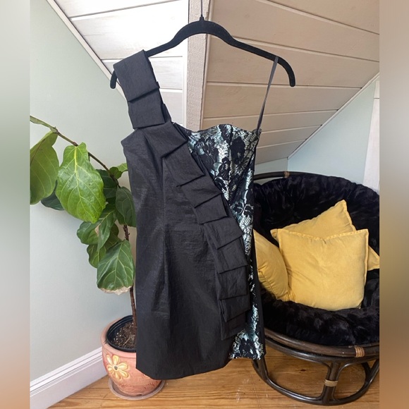 Jessica McClintock Formal Gown One Shoulder Lace Size 6 Bodycon - Picture 8 of 16